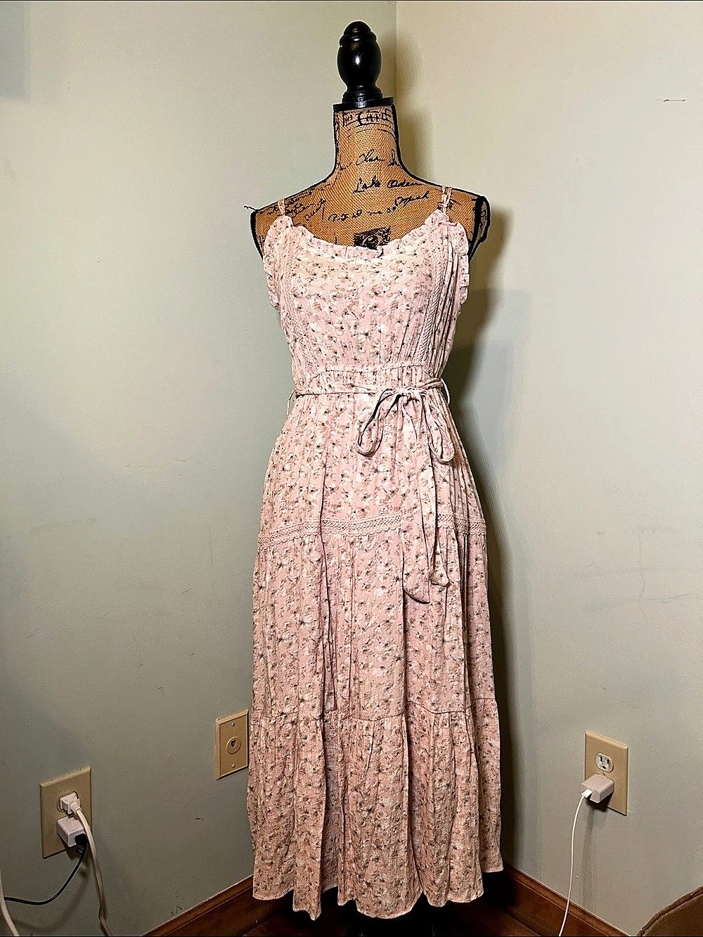 Mine Floral Lace Feminine Cottagecore Tiered Ruffled Sleeveless Midi Dress L